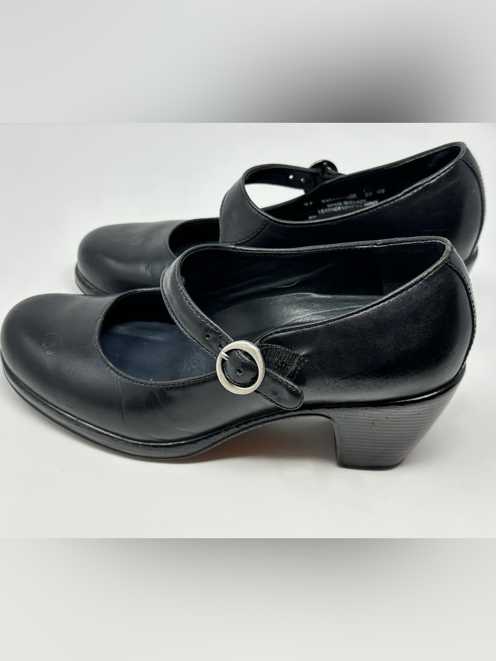 Classic Black Mary Jane Heels with Silver Buckle - size 37